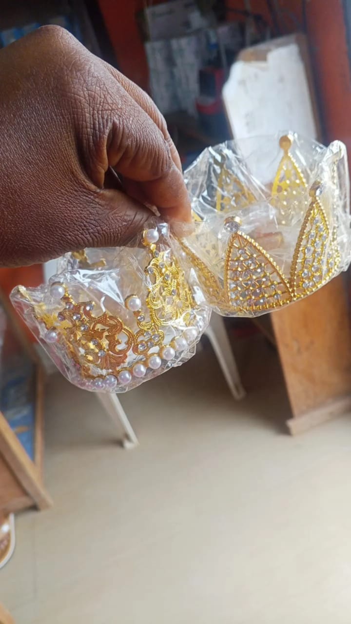 Crown toppers